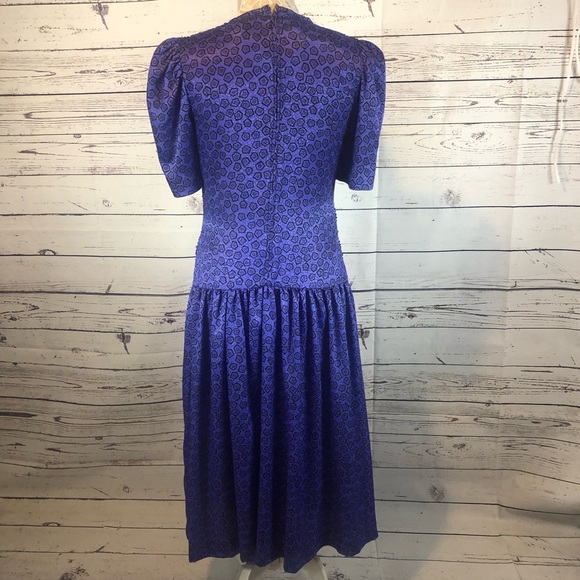 Plaza south vintage dress 
Screaming 80’s dress 
In purple with black - Picture 5 of 16